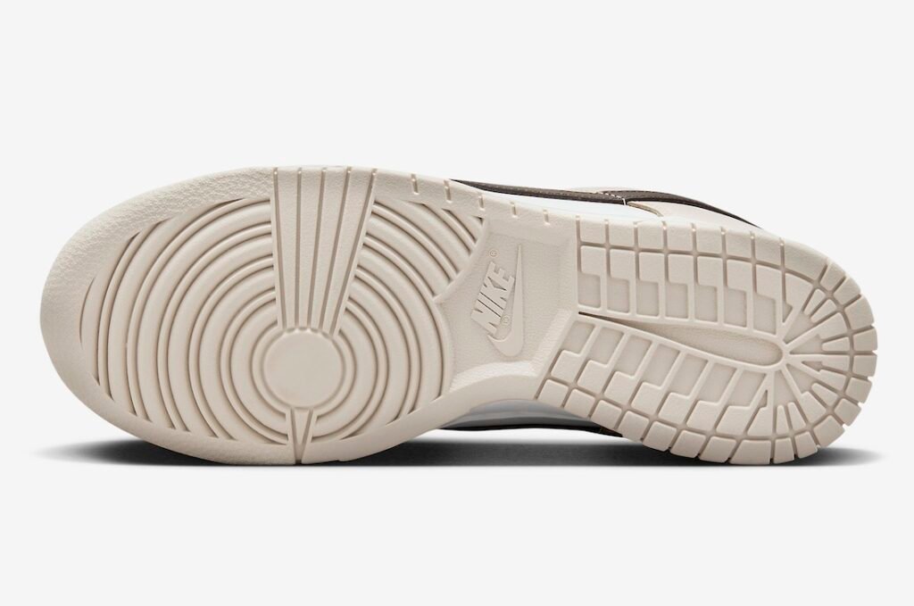 حذاء سنيكرز نايك دانك لو نابوليتان النسائي بني فاتح أبيض زهري Nike Dunk Low Neapolitan
