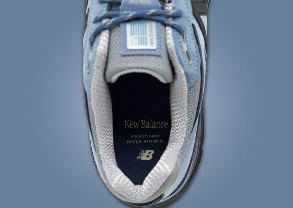 حذاء سنيكرز نيو بالانس 990 في 4 اركتيك جراي لون رمادي ازرق New Balance 990v4 Made in USA Arctic Grey