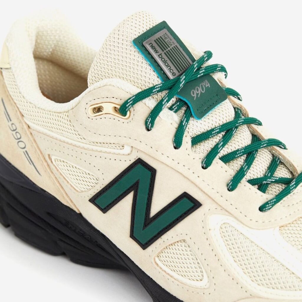 حذاء سنيكرز نيو بالانس 990 في 4 مكاداميا جرين لون بيج اخضر New Balance 990v4 Macadamia Green