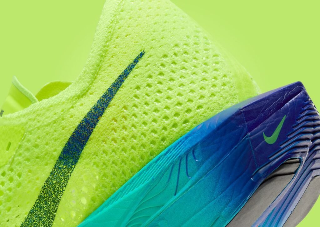 حذاء الجري فيبورفلاي 3 فولت لون اخضر فاقع Nike Vaporfly 3 Volt