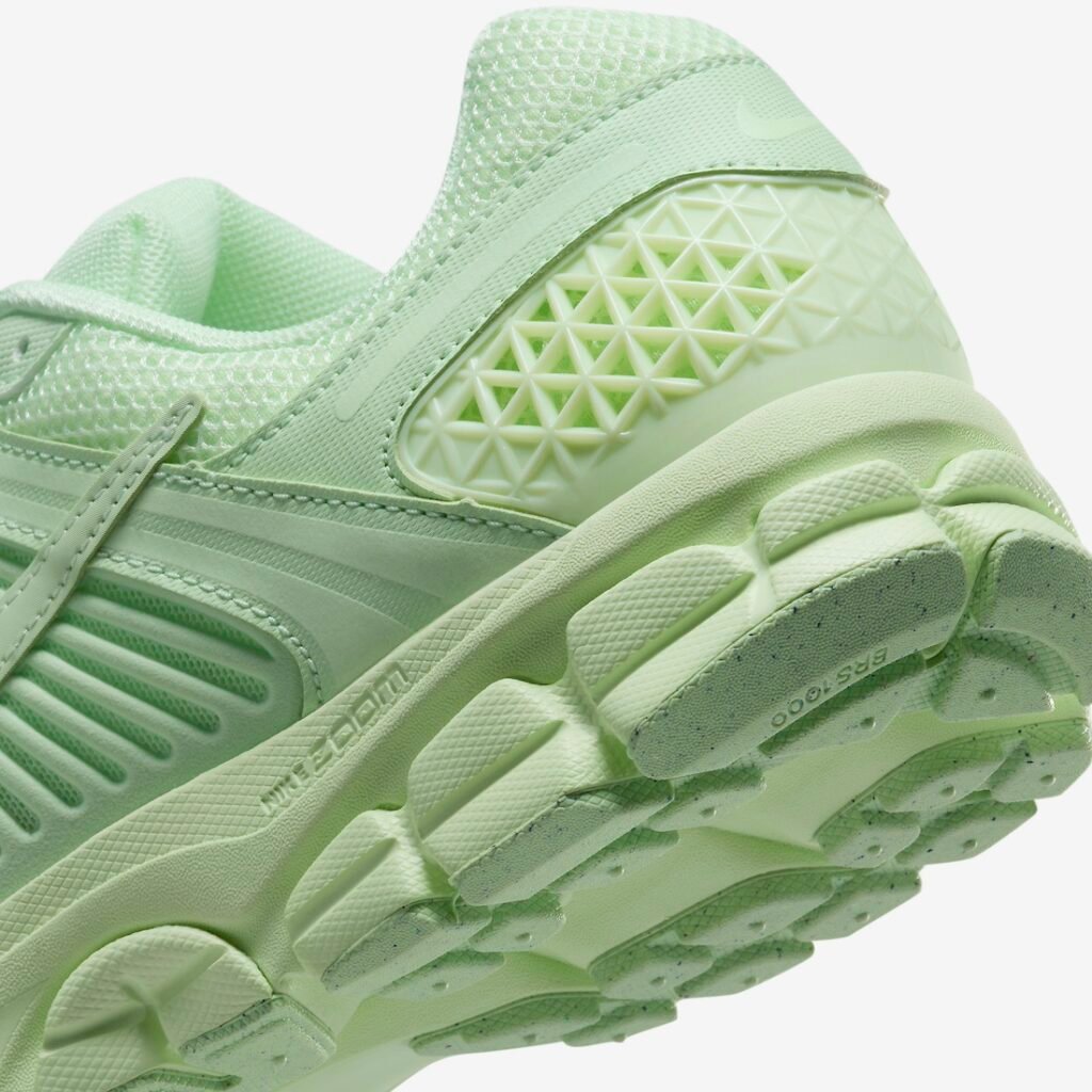 حذاء الجري نايك زووم فوميرو 5 فابور جرين لون اخضر Nike Zoom Vomero 5 Vapor Green