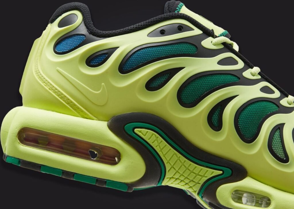 حذاء سنيكرز نايك اير ماكس بلس دريفت لايت ليمون لون اخضر اصفر Nike Air Max Plus Drift Light Lemon Twist Stadium Green