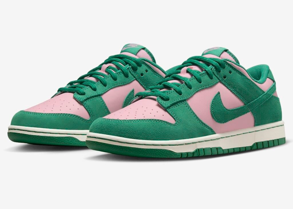 حذاء سنيكرز نايك دانك لو ميديوم سوفت بِنك مالاشايت لون اخضر وردي Nike Dunk Low Medium Soft Pink and Malachite