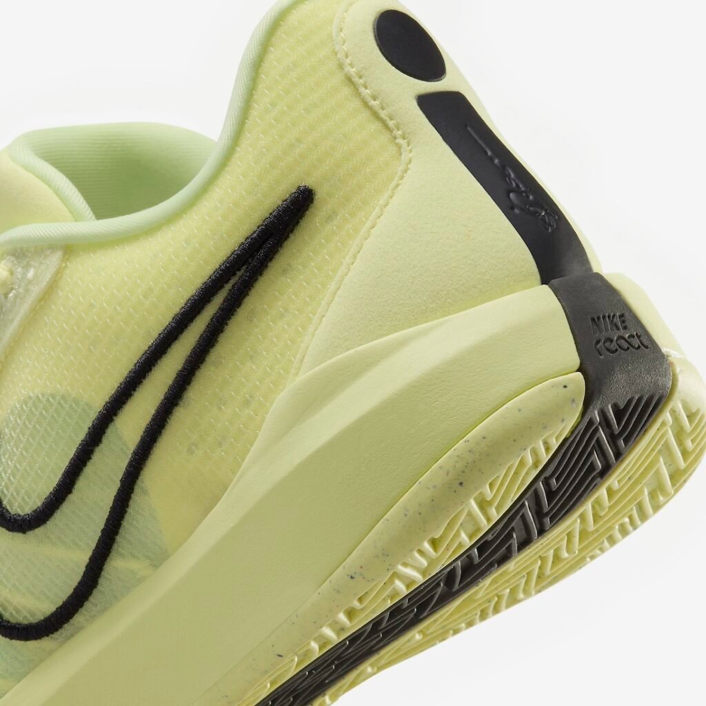 حذاء كرة السلة نايك سابرينا 1 اكسكلميشن النسائي لون اخضر فاقع اسود Nike Sabrina 1 Exclamat!on