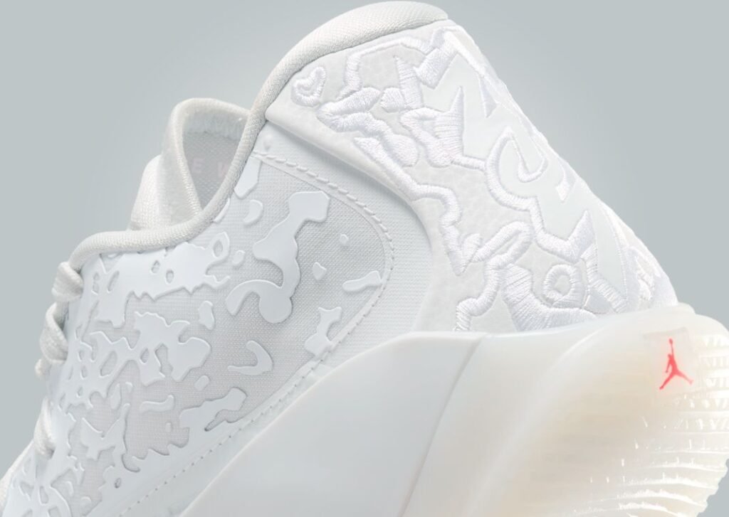 حذاء سنيكرز نايك جوردن زيون 3 وايت لون ابيض بالكامل Jordan Zion 3 White