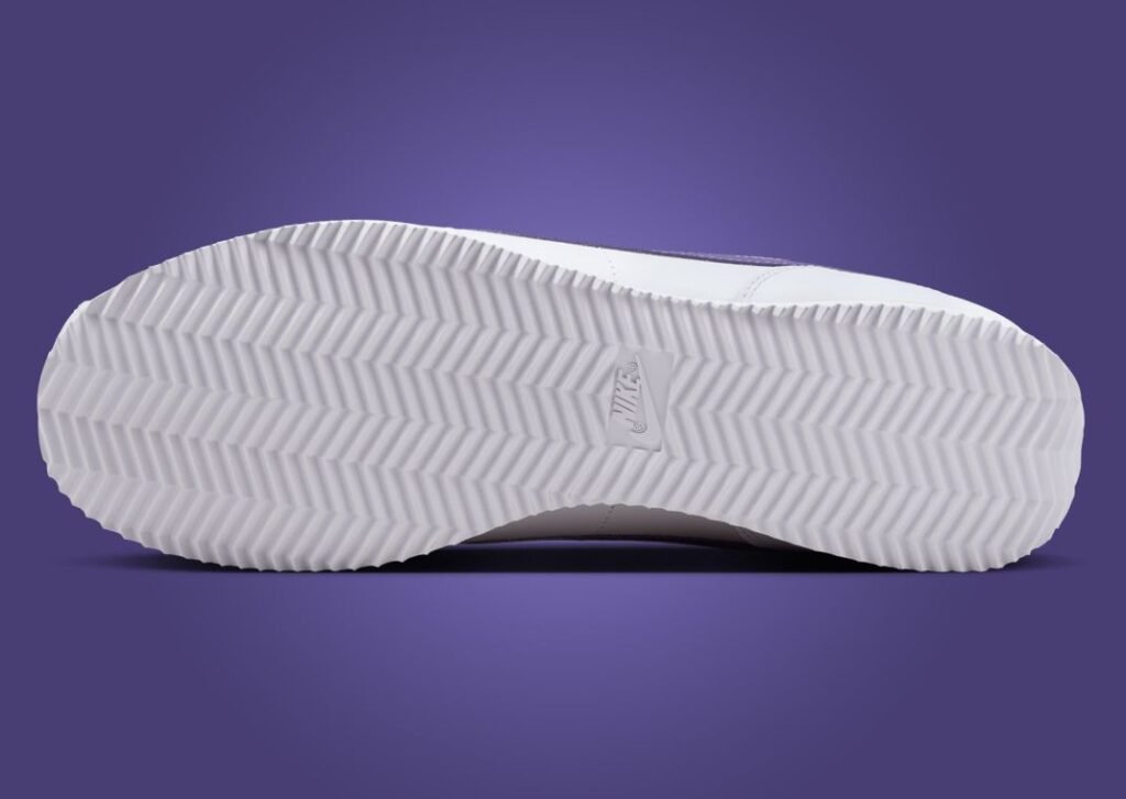 حذاء سنيكرز نايك كورتيز ليكرز لون ابيض بنفسجي Nike Cortez Lakers