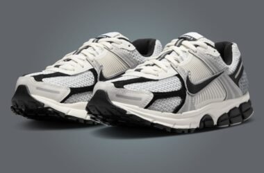 Nike Zoom Vomero 5 Photon Dust Phantom