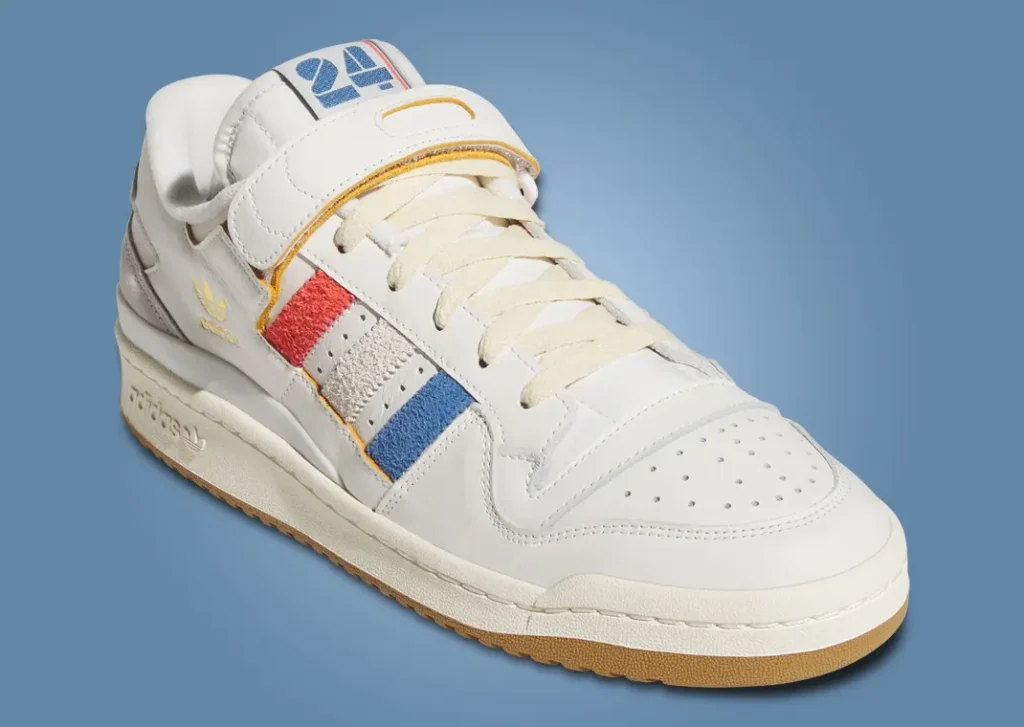 حذاء سنيكرز اديداس فوروم 84 لو باريس أولمبيكس لون ابيض كريمي adidas Forum 84 Low Paris Olympics