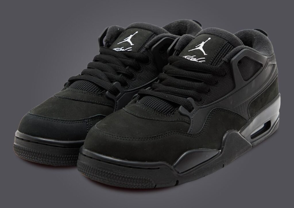 حذاء سنيكرز نايك اير جوردن 4 ار ام بلاك كات لون اسود بالكامل Air Jordan 4 RM Black Cat