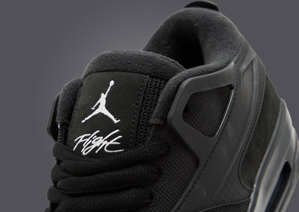 حذاء سنيكرز نايك اير جوردن 4 ار ام بلاك كات لون اسود بالكامل Air Jordan 4 RM Black Cat