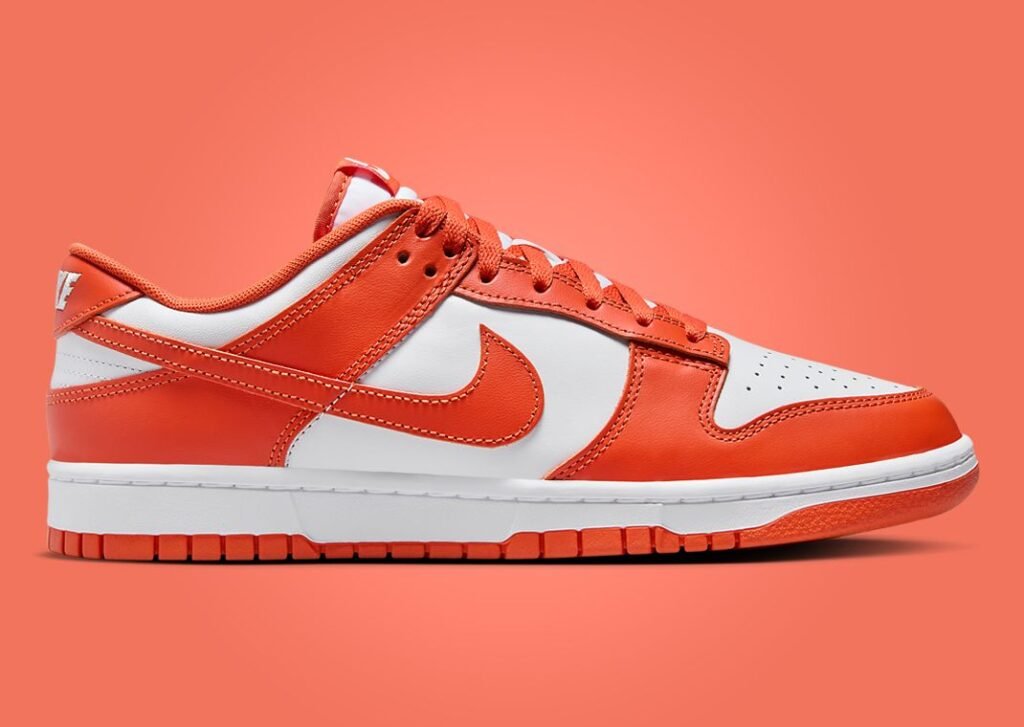 حذاء سنيكرز نايك دانك لو كوزميك كلاي سيراكيوز لون احمر برتقالي ابيض Nike Dunk Low Cosmic Clay Syracuse