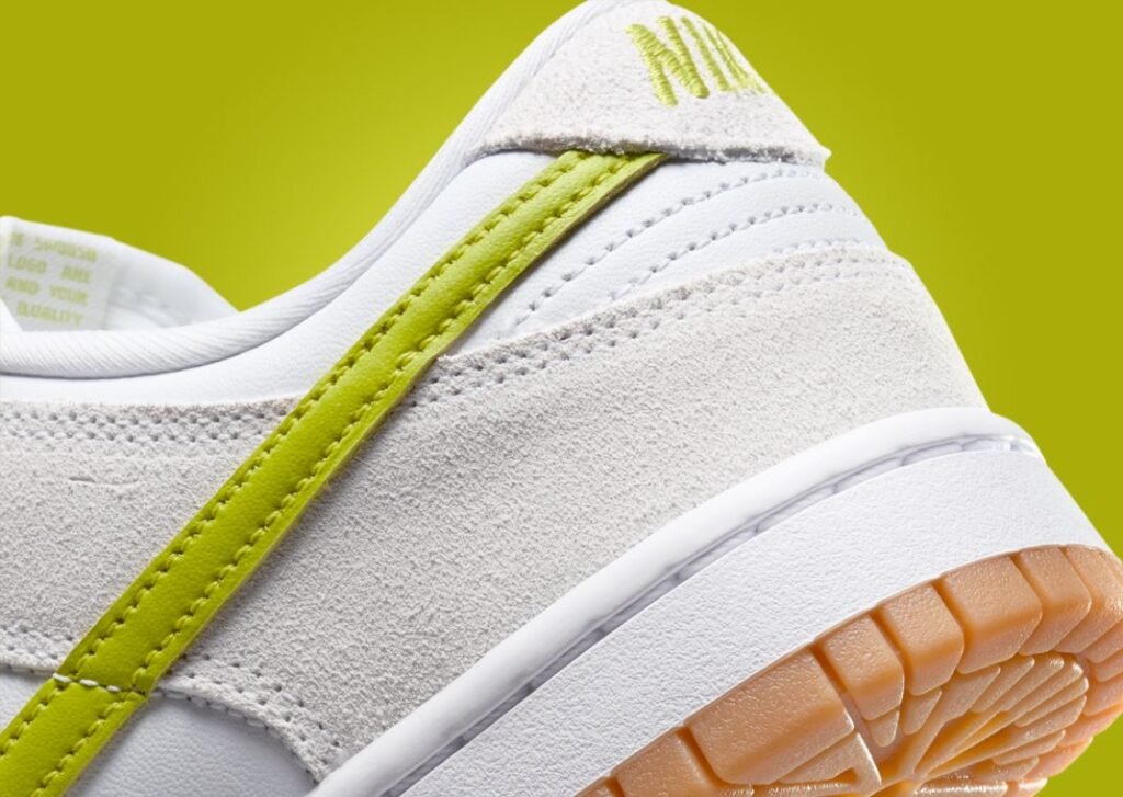 حذاء سنيكرز نايك دانك لو وايت برايت كاكتوس النسائي لون ابيض اخضر فاقع Nike Dunk Low White Bright Cactus
