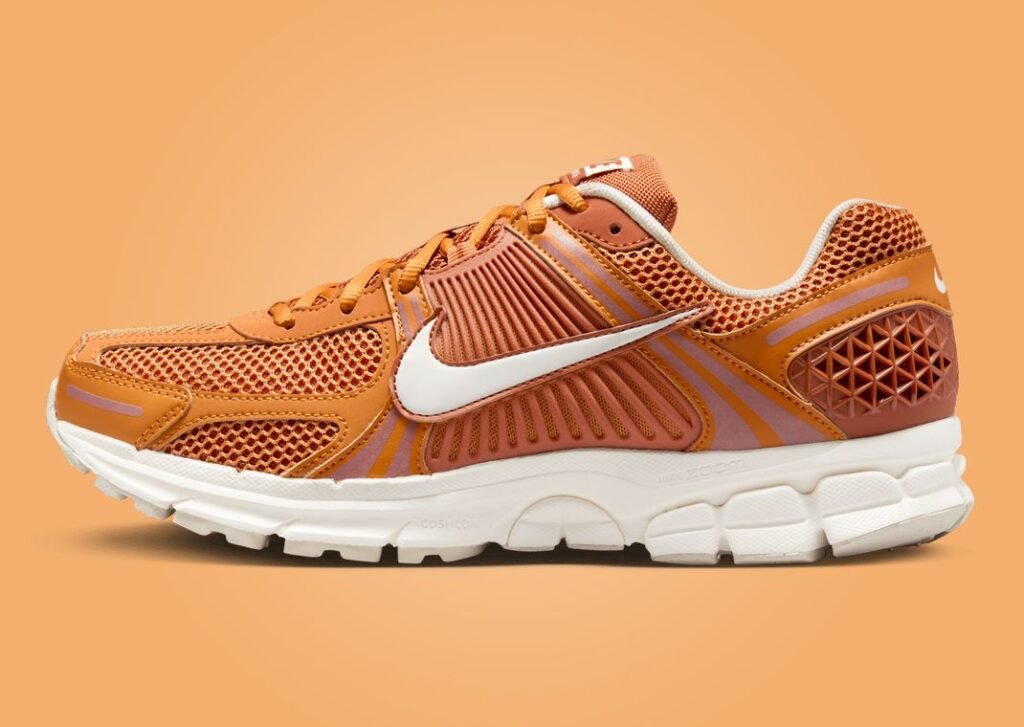 حذاء سنيكرز نايك زوم فوميرو مونارك لون بني Nike Zoom Vomero 5 Monarch Dark Russet