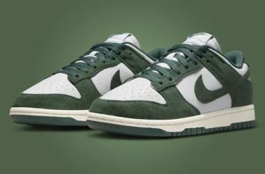 Nike Dunk Low Suede Photon Dust Vintage Green