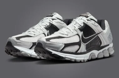 Nike Zoom Vomero 5 Metallic Silver Black