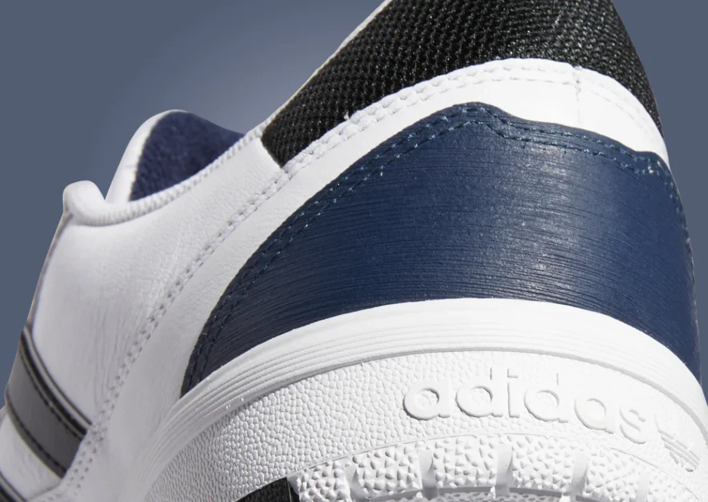 حذاء التزلج اديداس تايشون 2 وايت بلاك نايفي لون ابيض واسود adidas Tyshawn 2 White Black Navy