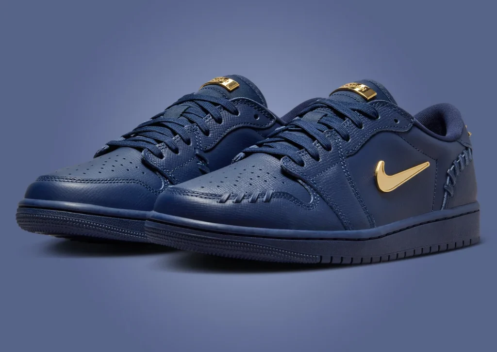 حذاء سنيكرز نايك إير جوردن 1 إم إم لو ميدنايت نايفي النسائي لون كحلي Air Jordan 1 MM Low Midnight Navy