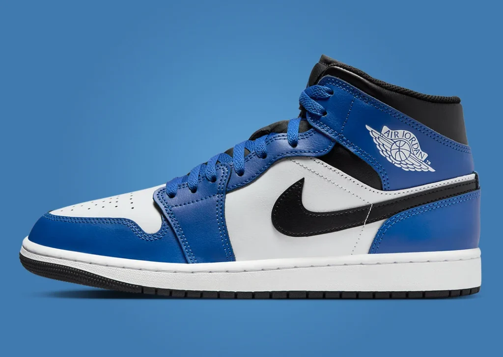 حذاء سنيكرز نايك اير جوردن 1 ميد جيم رويال لون ازرق وابيض Air Jordan 1 Mid Game Royal