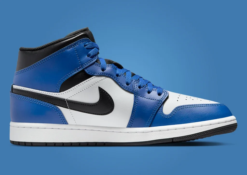 حذاء سنيكرز نايك اير جوردن 1 ميد جيم رويال لون ازرق وابيض Air Jordan 1 Mid Game Royal