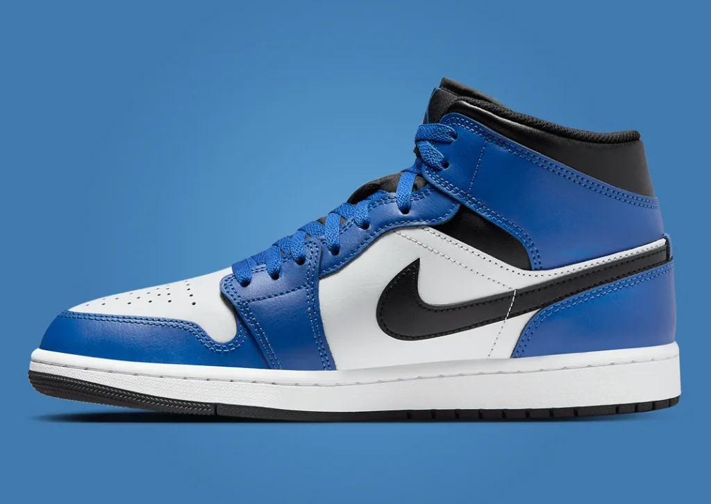 حذاء سنيكرز نايك اير جوردن 1 ميد جيم رويال لون ازرق وابيض Air Jordan 1 Mid Game Royal