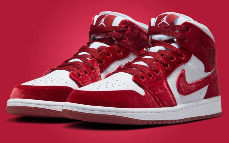 Air Jordan 1 Mid Red Velvet