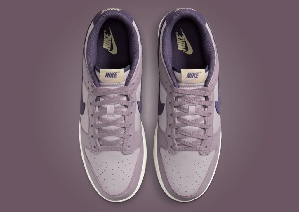 حذاء سنيكرز نايك دانك لو لايت فيوليت أوري لون بنفسجي فاتح Nike Dunk Low Light Violet Ore