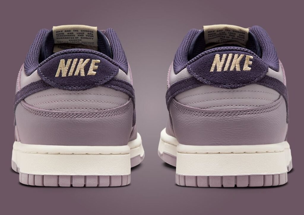 حذاء سنيكرز نايك دانك لو لايت فيوليت أوري لون بنفسجي فاتح Nike Dunk Low Light Violet Ore